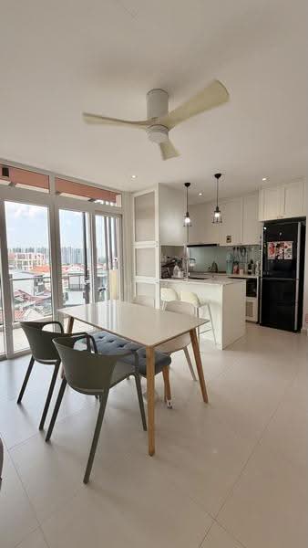 Glasgow Residences, 23 Glasgow Road, Hougang / Punggol / Sengkang, 3 Bedrooms, 1,292 sqft, Condominium For Sale, by Ching Chia, 500264778 - Kitchen - PropertyGuru.com.sg