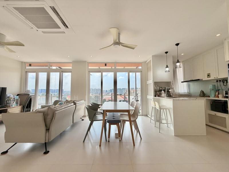 Glasgow Residences, 23 Glasgow Road, Hougang / Punggol / Sengkang, 3 Bedrooms, 1,292 sqft, Condominium For Sale, by Ching Chia, 500264778 - Living Room - PropertyGuru.com.sg
