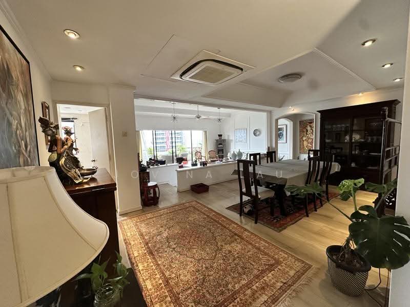 Regency Park, 11 Nathan Road, Tanglin / Holland / Bukit Timah, 4 Bedrooms, 3,649 sqft, Condominium For Sale, by Jovina Lau, 500264782 - Living Room - PropertyGuru.com.sg