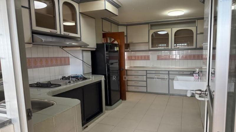 446 Hougang Avenue 8, 446 Hougang Avenue 8, Hougang / Punggol / Sengkang, 4 Bedrooms, 1,572 sqft, HDB Flat For Rent, by Richard Tan, 500264807 - Kitchen - PropertyGuru.com.sg
