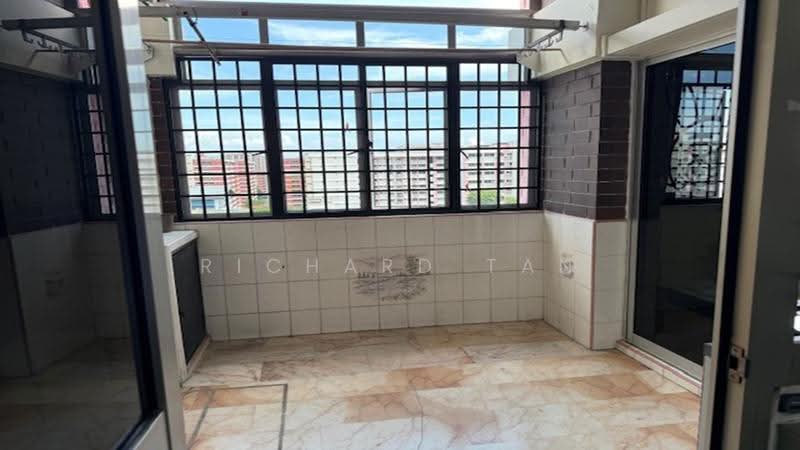 446 Hougang Avenue 8, 446 Hougang Avenue 8, Hougang / Punggol / Sengkang, 4 Bedrooms, 1,572 sqft, HDB Flat For Rent, by Richard Tan, 500264807 - Balcony - PropertyGuru.com.sg