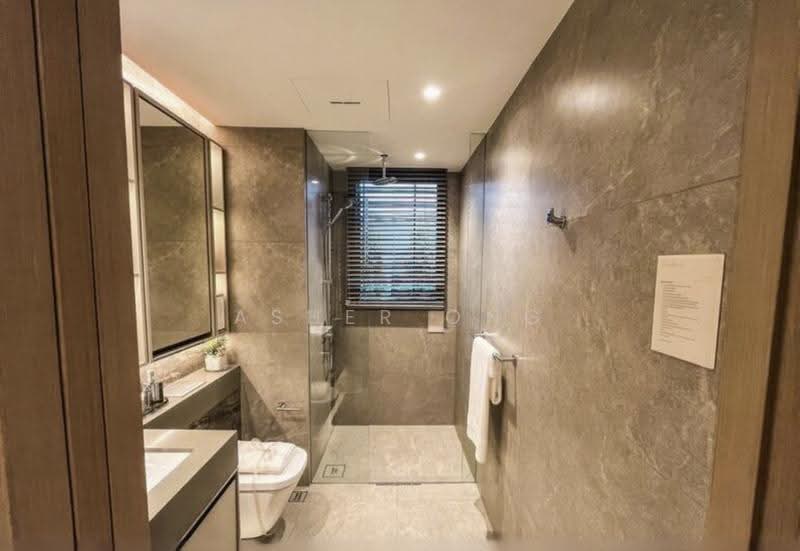 New Freehold Development selling near resale price!, Newton / Novena, 4 Bedrooms, 1,335 sqft, Condominium For Sale, by Asher Ong, 500264813 - Bathroom - PropertyGuru.com.sg