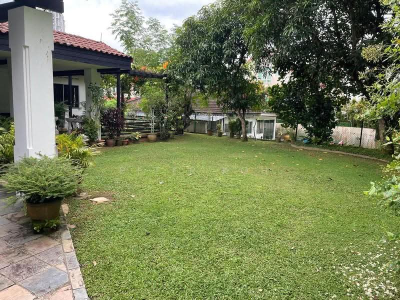 Chestnut Crescent, Dairy Farm / Bukit Panjang / Choa Chu Kang, 4 Bedrooms, 2,000 sqft, Detached House For Sale, by Peter Koh, 500264814 - Garden - PropertyGuru.com.sg