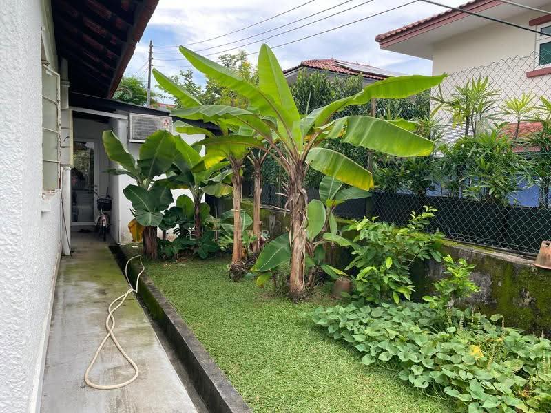 Chestnut Crescent, Dairy Farm / Bukit Panjang / Choa Chu Kang, 4 Bedrooms, 2,000 sqft, Detached House For Sale, by Peter Koh, 500264814 - Exterior - PropertyGuru.com.sg