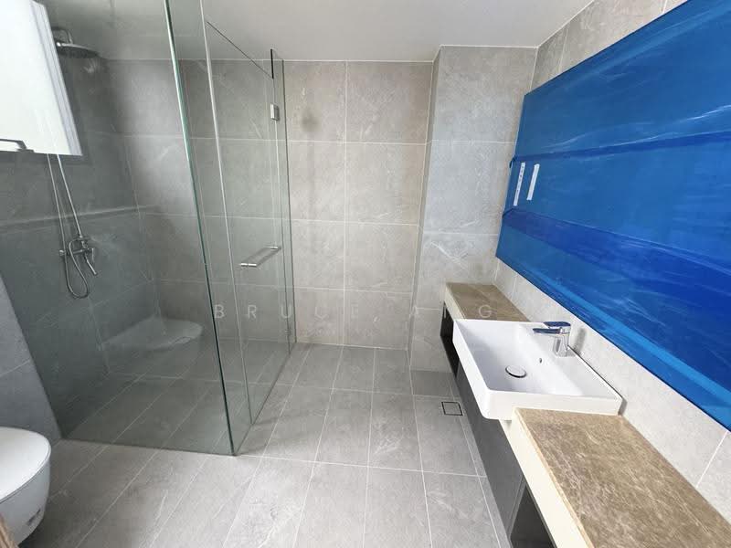 LAST CHANCE! BRAND NEW 999 YRS CT, 3 STY NOT INCLUDING BASEMENT!, Seletar Hills Dr, Jln Jarak / Jln Redop, Seletar / Yio Chu Kang, 5 Bedrooms, 4,791 sqft, Corner Terrace For Sale, by Bruce Ang, 500264815 - Bathroom - PropertyGuru.com.sg