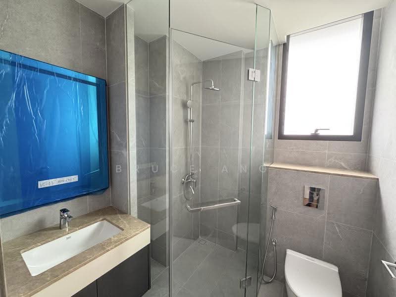 LAST CHANCE! BRAND NEW 999 YRS CT, 3 STY NOT INCLUDING BASEMENT!, Seletar Hills Dr, Jln Jarak / Jln Redop, Seletar / Yio Chu Kang, 5 Bedrooms, 4,791 sqft, Corner Terrace For Sale, by Bruce Ang, 500264815 - Bathroom - PropertyGuru.com.sg