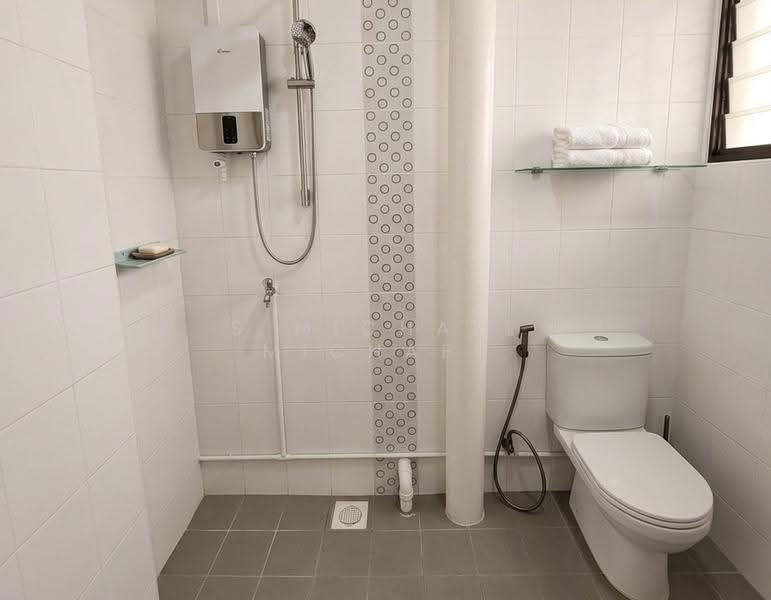 517 Jurong West Street 52, 517 Jurong West Street 52, Boon Lay / Jurong / Tuas, 2 Bedrooms, 829 sqft, HDB Flat For Sale, by S MICHAEL Michael, 500264831 - Bathroom - PropertyGuru.com.sg