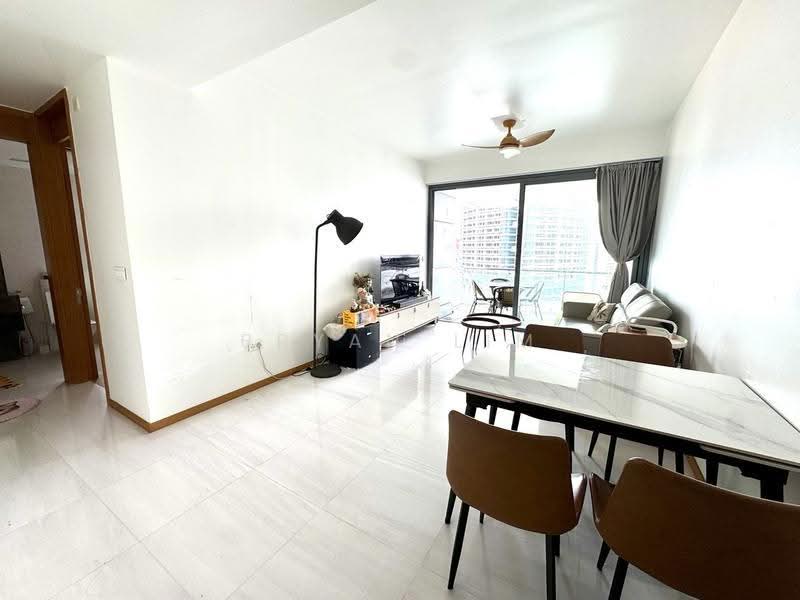 Concourse Skyline, 298 Beach Road, Beach Road / Bugis / Rochor, 1 Bedroom, 807 sqft, Condominium For Sale, by Bryan Lim, 500264855 - Living Room - PropertyGuru.com.sg