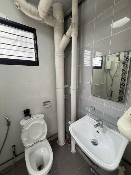 169 Bedok South Avenue 3, 169 Bedok South Avenue 3, Bedok / Upper East Coast, 3 Bedrooms, 893 sqft, HDB Flat For Sale, by Alex Chuah, 500264859 - Bathroom - PropertyGuru.com.sg