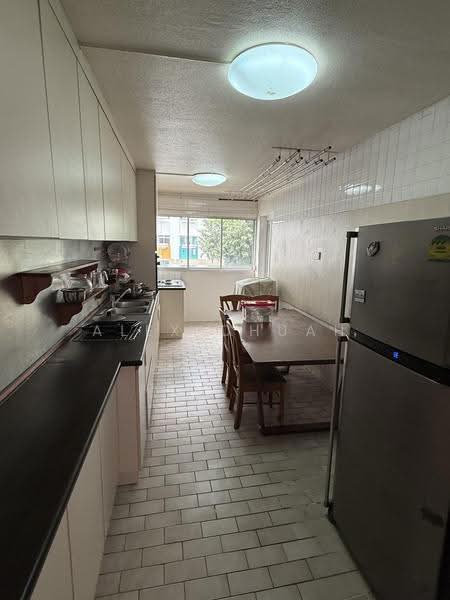 169 Bedok South Avenue 3, 169 Bedok South Avenue 3, Bedok / Upper East Coast, 3 Bedrooms, 893 sqft, HDB Flat For Sale, by Alex Chuah, 500264859 - Kitchen - PropertyGuru.com.sg