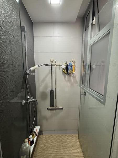 FLO Residence, 3 Punggol Field Walk, Hougang / Punggol / Sengkang, Room Rental, 10 sqft, Condominium For Rent, by Zion Zhao 赵峻慷, 500264864 - Bathroom - PropertyGuru.com.sg
