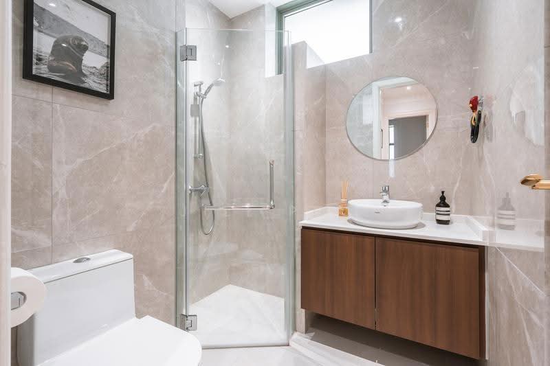 Gardenville, 10 Walshe Road, Tanglin / Holland / Bukit Timah, 3 Bedrooms, 1,647 sqft, Condominium For Sale, by Jill Poo, 500264869 - Bathroom - PropertyGuru.com.sg