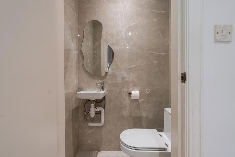 Gardenville, 10 Walshe Road, Tanglin / Holland / Bukit Timah, 3 Bedrooms, 1,647 sqft, Condominium For Sale, by Jill Poo, 500264869 - Bathroom - PropertyGuru.com.sg