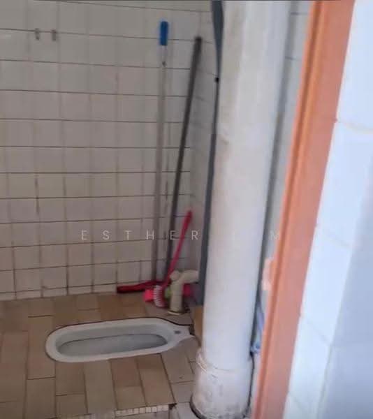 732 Yishun Avenue 5, 732 Yishun Avenue 5, Sembawang / Yishun, 2 Bedrooms, 721 sqft, HDB Flat For Rent, by Esther Lim, 500264870 - Bathroom - PropertyGuru.com.sg