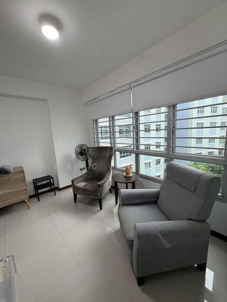 129B Canberra Street, 129B Canberra Street, Sembawang / Yishun, 1 Bedroom, 505 sqft, HDB Flat For Sale, by Eric Tham, 500264876 - Living Room - PropertyGuru.com.sg