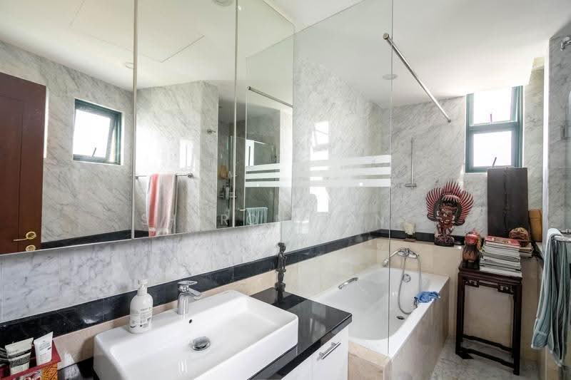 Jervois Jade, 21 Jervois Close, Tanglin / Holland / Bukit Timah, 4 Bedrooms, 2,271 sqft, Apartment For Sale, by Sharon Jany, 500264879 - Bathroom - PropertyGuru.com.sg