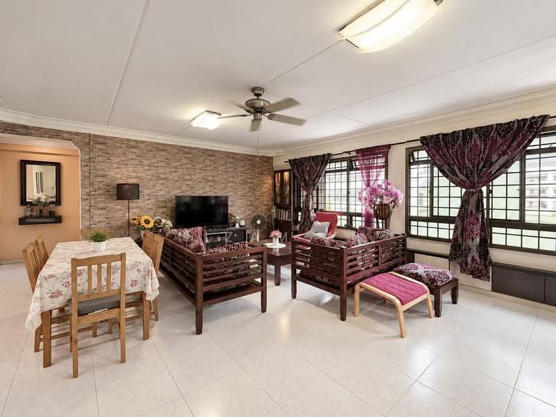 525 Jelapang Road, 525 Jelapang Road, Dairy Farm / Bukit Panjang / Choa Chu Kang, 3 Bedrooms, 1,303 sqft, HDB Flat For Sale, by Nizam AR, 500264893 - Living Room - PropertyGuru.com.sg