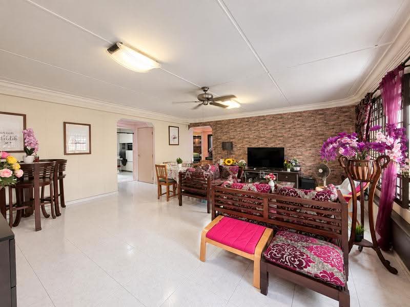 525 Jelapang Road, 525 Jelapang Road, Dairy Farm / Bukit Panjang / Choa Chu Kang, 3 Bedrooms, 1,303 sqft, HDB Flat For Sale, by Nizam AR, 500264893 - Living Room - PropertyGuru.com.sg