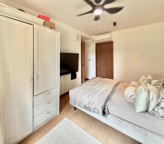 402A Fernvale Lane, 402A Fernvale Lane, Hougang / Punggol / Sengkang, 3 Bedrooms, 1,001 sqft, HDB Flat For Sale, by Azhar Baksin, 500264897 - Master Bedroom - PropertyGuru.com.sg