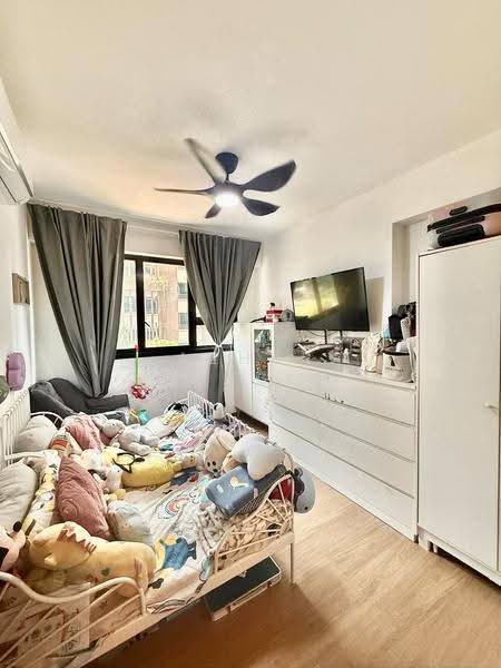 402A Fernvale Lane, 402A Fernvale Lane, Hougang / Punggol / Sengkang, 3 Bedrooms, 1,001 sqft, HDB Flat For Sale, by Azhar Baksin, 500264897 - Common Bedroom 1 - PropertyGuru.com.sg