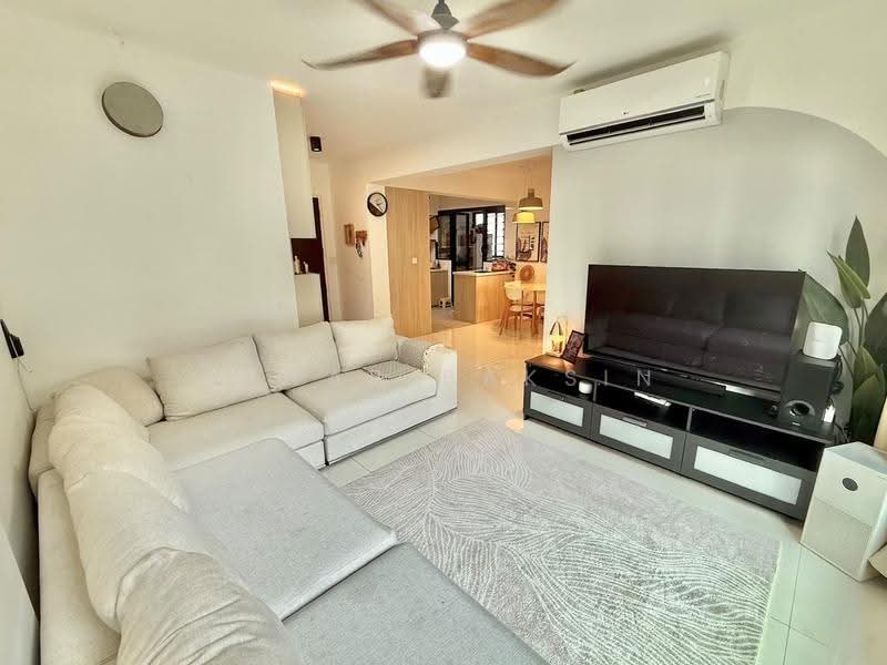 402A Fernvale Lane, 402A Fernvale Lane, Hougang / Punggol / Sengkang, 3 Bedrooms, 1,001 sqft, HDB Flat For Sale, by Azhar Baksin, 500264897 - Living Room - PropertyGuru.com.sg