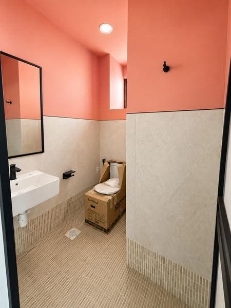 236 Geylang Road, 236 Geylang Road, Eunos / Geylang / Paya Lebar, 3,678 sqft, Office For Rent, by FiFi Ng, 500264899 - Bathroom - CommercialGuru.com.sg