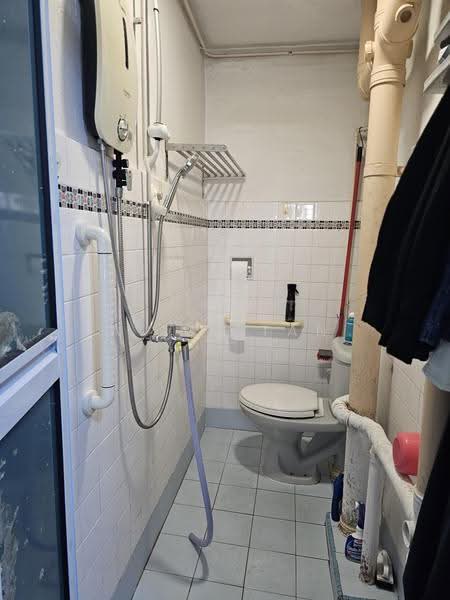 34 Circuit Road, 34 Circuit Road, Macpherson / Potong Pasir, 2 Bedrooms, 646 sqft, HDB Flat For Sale, by Alice Tan, 500264918 - Bathroom - PropertyGuru.com.sg