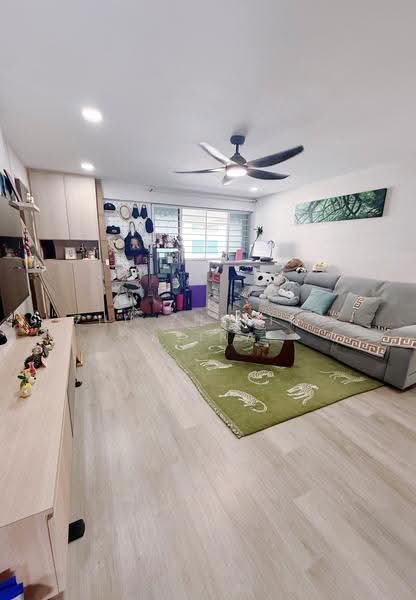 113 Woodlands Street 13, 113 Woodlands Street 13, Admiralty / Woodlands, 3 Bedrooms, 980 sqft, HDB Flat For Sale, by Zhu Zhening Alina, 500264934 - Living Room - PropertyGuru.com.sg
