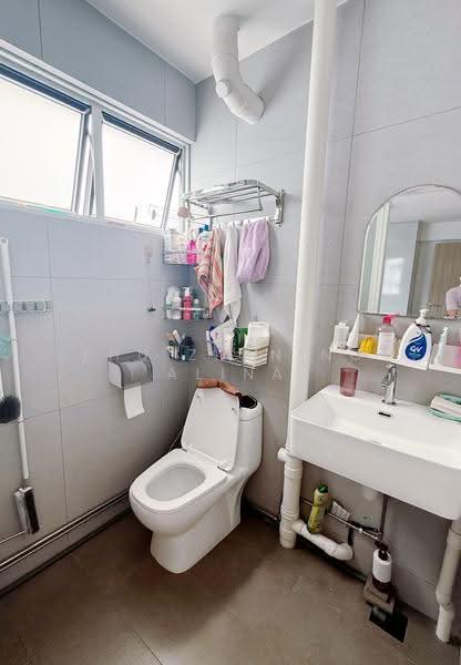 113 Woodlands Street 13, 113 Woodlands Street 13, Admiralty / Woodlands, 3 Bedrooms, 980 sqft, HDB Flat For Sale, by Zhu Zhening Alina, 500264934 - Bathroom - PropertyGuru.com.sg