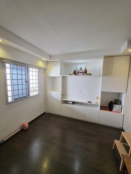 426 Clementi Avenue 3, 426 Clementi Avenue 3, Buona Vista / West Coast / Clementi New Town, 2 Bedrooms, 721 sqft, HDB Flat For Sale, by Gwendolyn Yap, 500264935 - Living Room - PropertyGuru.com.sg
