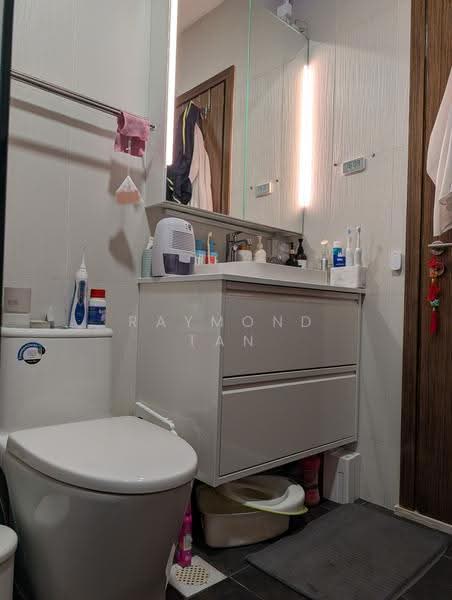 Parc Rosewood, 89 Rosewood Drive, Admiralty / Woodlands, 1 Bedroom, 431 sqft, Condominium For Sale, by Raymond Tan, 500264953 - Bathroom - PropertyGuru.com.sg