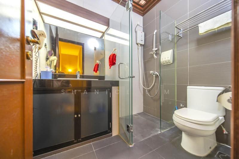 Park Villas, 28 Park Villas Terrace, Hougang / Punggol / Sengkang, 6 Bedrooms, 3,258 sqft, Terraced House For Sale, by Shanice Lim, 500264957 - Bathroom - PropertyGuru.com.sg