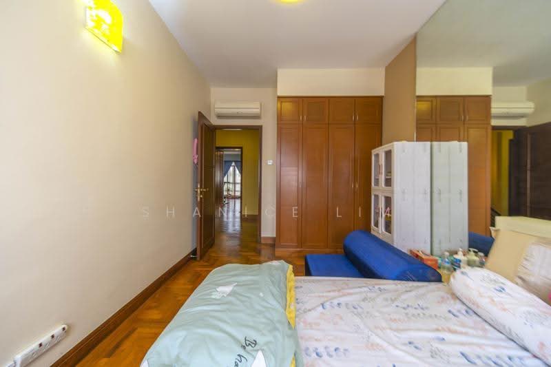Park Villas, 28 Park Villas Terrace, Hougang / Punggol / Sengkang, 6 Bedrooms, 3,258 sqft, Terraced House For Sale, by Shanice Lim, 500264957 - Bedroom - PropertyGuru.com.sg