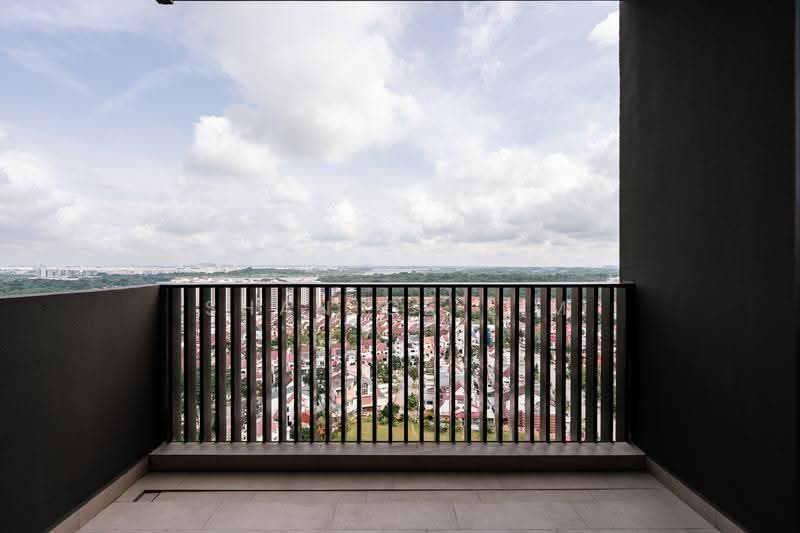 Lentor Modern, 7 Lentor Central, Mandai / Upper Thomson, 3 Bedrooms, 1,109 sqft, Condominium For Sale, by Shanice Lim, 500265010 - Balcony - PropertyGuru.com.sg