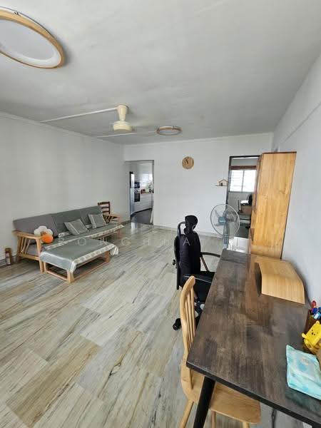 359 Clementi Avenue 2, 359 Clementi Avenue 2, Buona Vista / West Coast / Clementi New Town, 3 Bedrooms, 1,000 sqft, HDB Flat For Rent, by Zheng Ronghua 郑荣华, 500265058 - Living Room - PropertyGuru.com.sg
