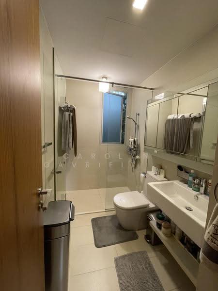 Floridian, 969 Bukit Timah Road, Clementi Park / Upper Bukit Timah, 4 Bedrooms, 1,701 sqft, Condominium For Sale, by Carolyn Gavriella Choo, 500265067 - Common Bathroom - PropertyGuru.com.sg
