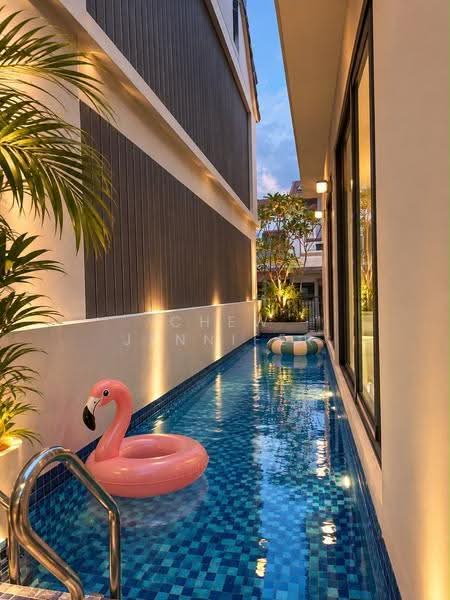 Shamrock Villas, Namly Place, Tanglin / Holland / Bukit Timah, 5 Bedrooms, 6,523 sqft, Detached House For Sale, by Chew Jennifer, 500265071 - Private Pool - PropertyGuru.com.sg