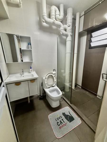 250A Compassvale Street, 250A Compassvale Street, Hougang / Punggol / Sengkang, 3 Bedrooms, 1,410 sqft, HDB Flat For Sale, by Michelle Toh, 500265075 - Bathroom - PropertyGuru.com.sg