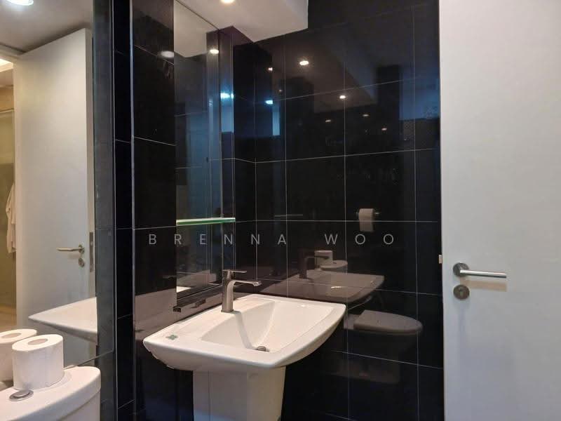 Studio 3, 28 Shanghai Road, Tanglin / Holland / Bukit Timah, 2 Bedrooms, 883 sqft, Apartment For Rent, by Brenna Woo, 500265079 - Bathroom - PropertyGuru.com.sg