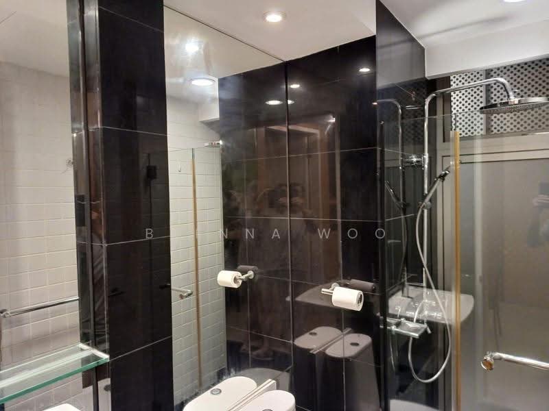 Studio 3, 28 Shanghai Road, Tanglin / Holland / Bukit Timah, 2 Bedrooms, 883 sqft, Apartment For Rent, by Brenna Woo, 500265079 - Bathroom - PropertyGuru.com.sg