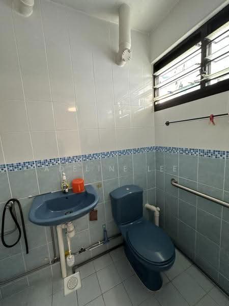 414 Tampines Street 41, 414 Tampines Street 41, Pasir Ris / Tampines, 3 Bedrooms, 904 sqft, HDB Flat For Sale, by Adeline Lee, 500265083 - Bathroom - PropertyGuru.com.sg