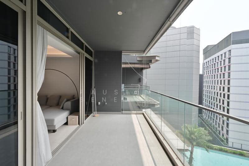 Cairnhill Nine, 9 Cairnhill Road, Orchard / River Valley, 3 Bedrooms, 1,044 sqft, Condominium For Sale, by Faustine Benedict, 500265089 - Balcony - PropertyGuru.com.sg