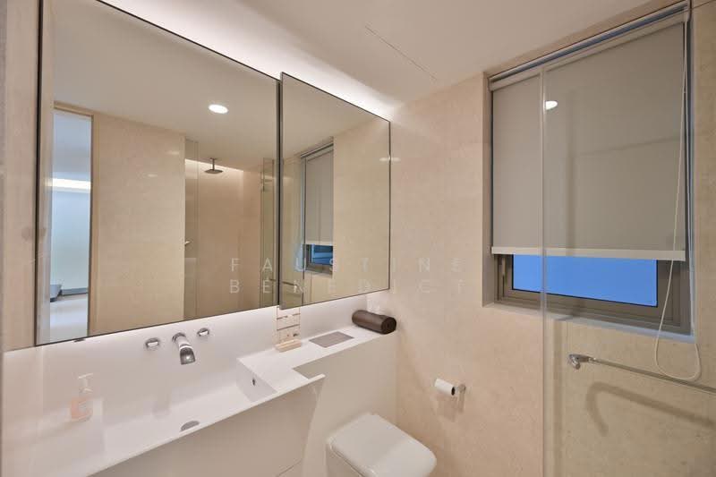Cairnhill Nine, 9 Cairnhill Road, Orchard / River Valley, 3 Bedrooms, 1,044 sqft, Condominium For Sale, by Faustine Benedict, 500265089 - Bathroom - PropertyGuru.com.sg
