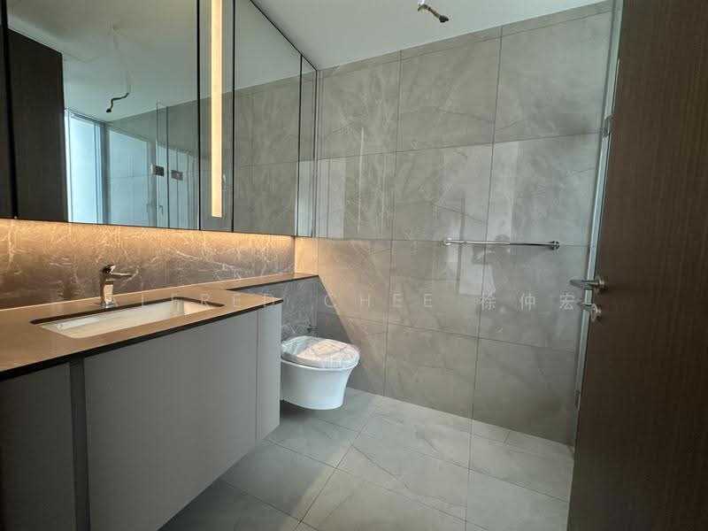 Grand Dunman, 8 Dunman Road, East Coast / Marine Parade, 5 Bedrooms, 1,690 sqft, Condominium For Rent, by Alfred Chee 徐仲宏, 500265098 - Master Bathroom - PropertyGuru.com.sg