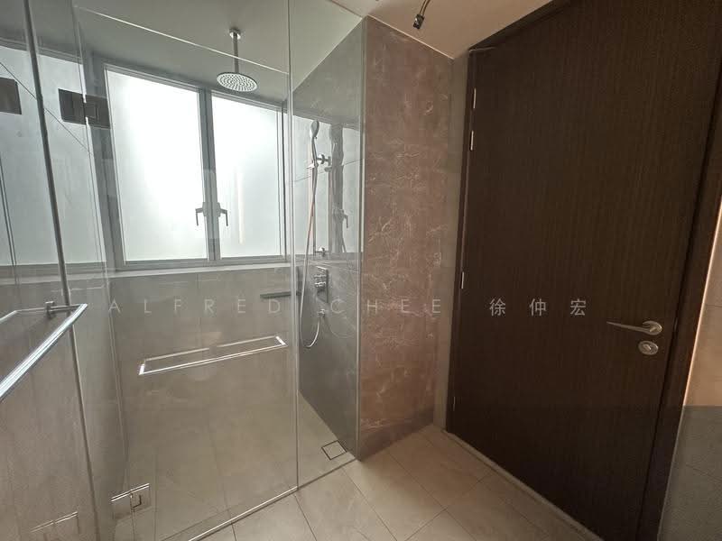 Grand Dunman, 8 Dunman Road, East Coast / Marine Parade, 5 Bedrooms, 1,690 sqft, Condominium For Rent, by Alfred Chee 徐仲宏, 500265098 - Master Bathroom - PropertyGuru.com.sg