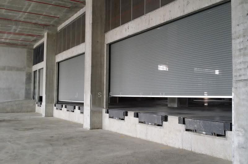 Jalan Buroh, Boon Lay / Jurong / Tuas, 82,400 sqft, Warehouse For Rent, by Josef Sim, 500265106 - Loading Bays - CommercialGuru.com.sg