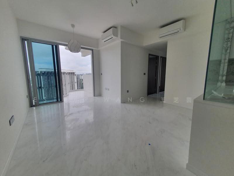 Queens Peak, 3 Dundee Road, Alexandra / Commonwealth, 3 Bedrooms, 850 sqft, Condominium For Rent, by Esther Wang 王芝茵, 500265115 - Balcony - PropertyGuru.com.sg