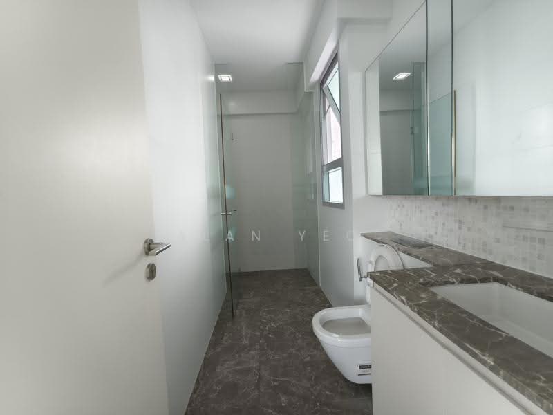 The Minton, 12B Hougang Street 11, Hougang / Punggol / Sengkang, 5 Bedrooms, 2,756 sqft, Condominium For Rent, by Alan Yeo, 500265130 - Bathroom - PropertyGuru.com.sg
