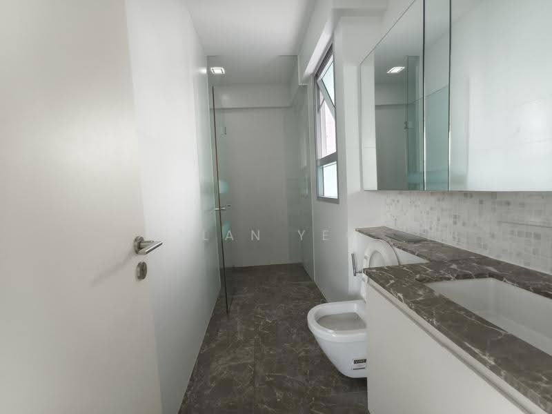 The Minton, 12B Hougang Street 11, Hougang / Punggol / Sengkang, 5 Bedrooms, 2,756 sqft, Condominium For Rent, by Alan Yeo, 500265130 - Bathroom - PropertyGuru.com.sg