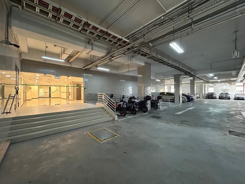 Fitted Science Park Business Space, Buona Vista / West Coast / Clementi New Town, 968 sqft, Light Industrial (B1) For Rent, by Ayrton McCully, 500265131 - Car Park - CommercialGuru.com.sg